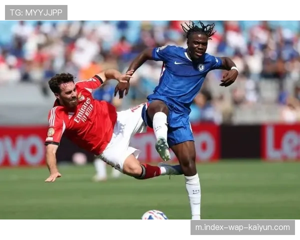 切尔西内托红牌成转折点 少打一人难阻阿森纳角球攻势 切尔西内托红牌成转折点 少打一人难阻阿森纳角球攻势